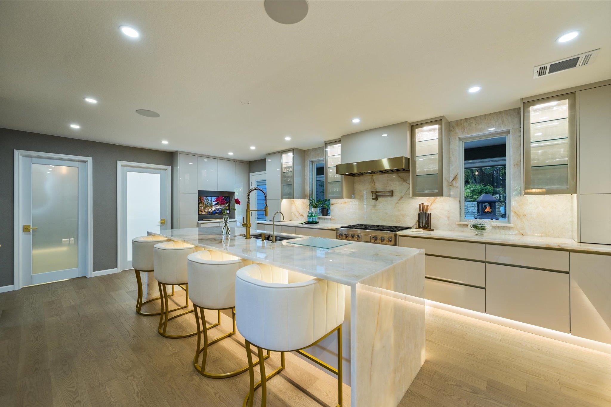 8310 Long Canyon DR — photo 3