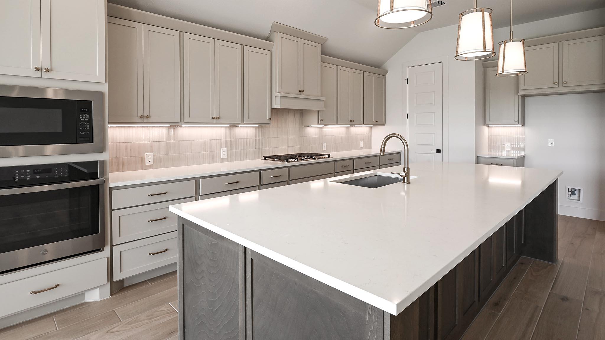 252 Melody RD — photo 3