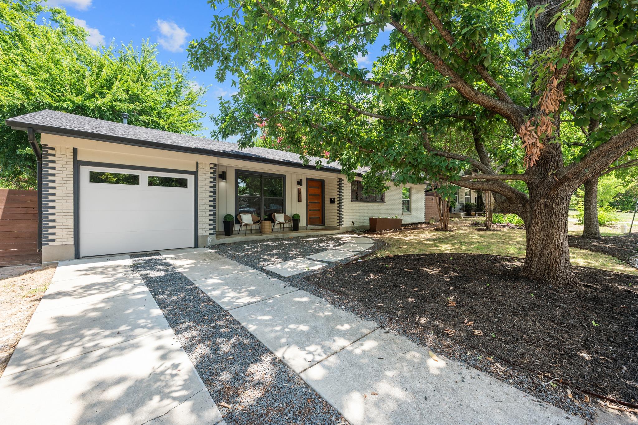 2611 East Side DR — photo 3