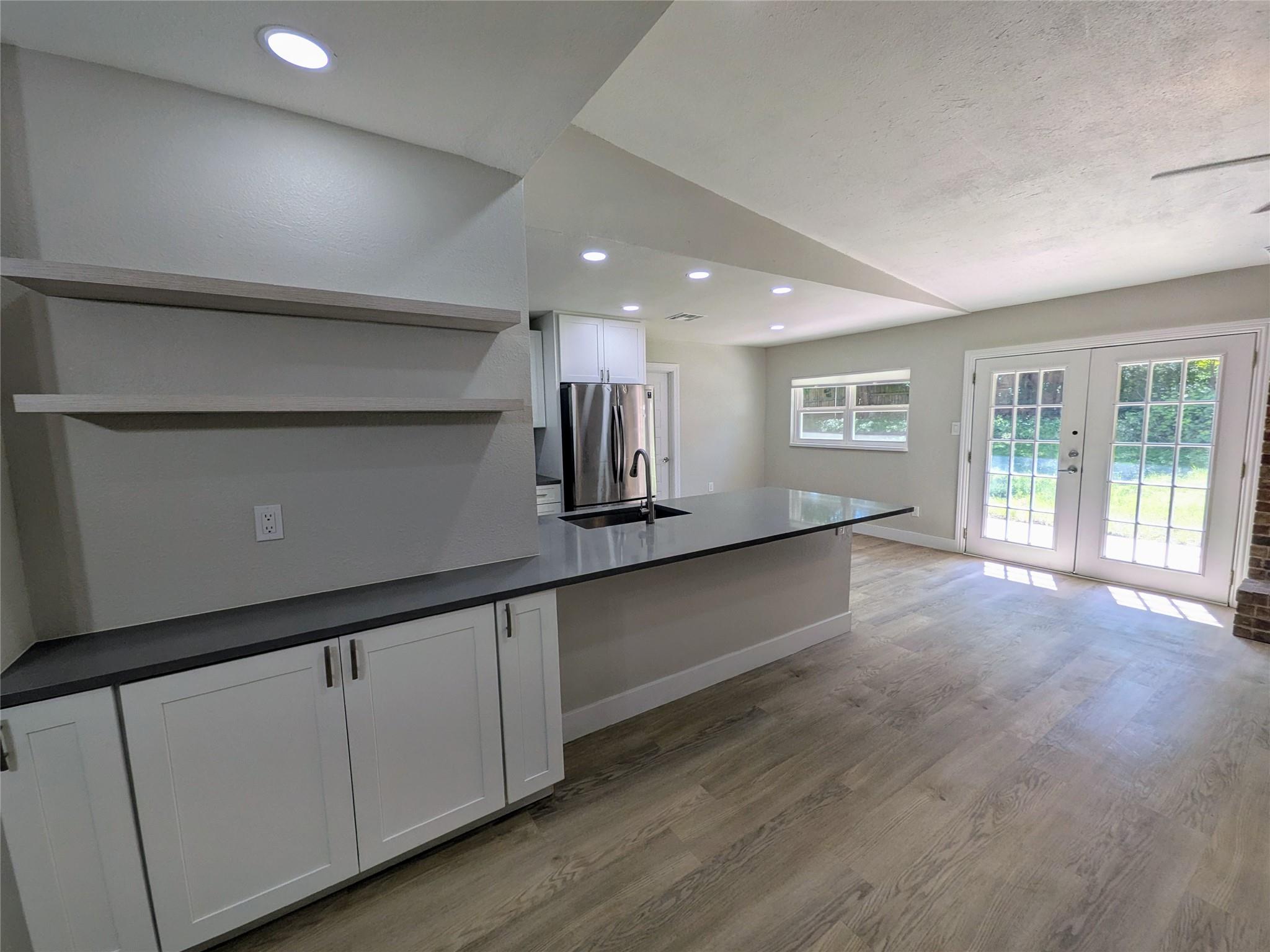 9705 Marlborough DR — photo 4