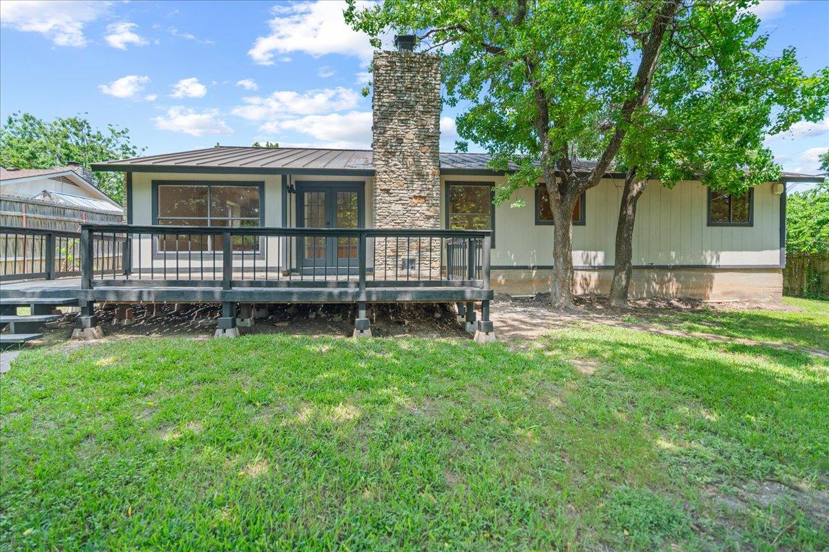 2305 Donna DR — photo 4