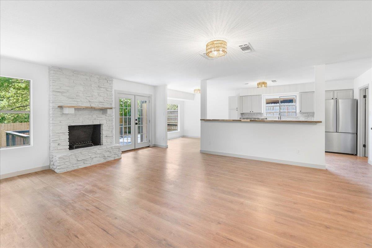 2305 Donna DR — photo 5