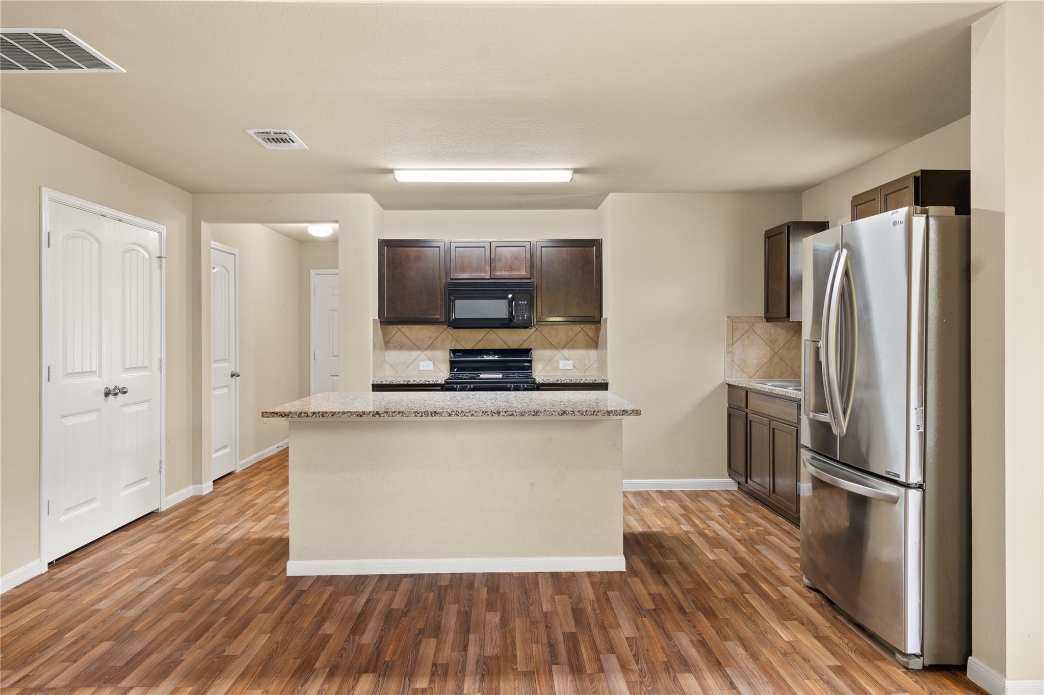 1102 Mitchell DR — photo 3