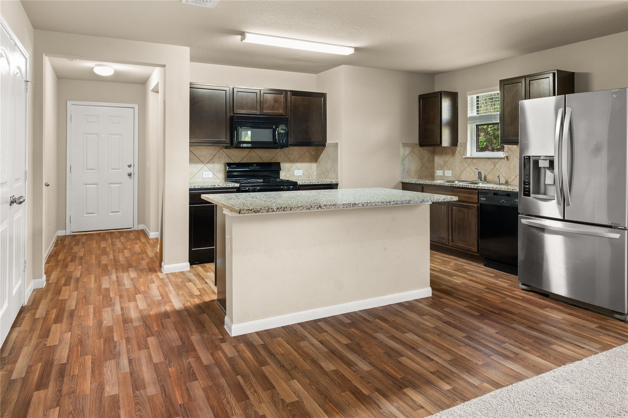 1102 Mitchell DR — photo 4