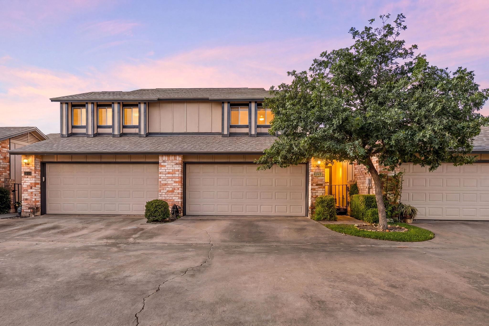 1026 Verbena DR — photo 3