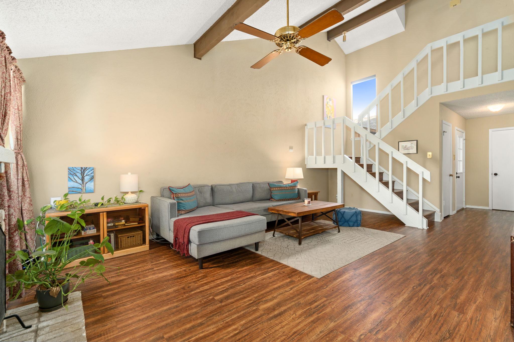 1026 Verbena DR — photo 4