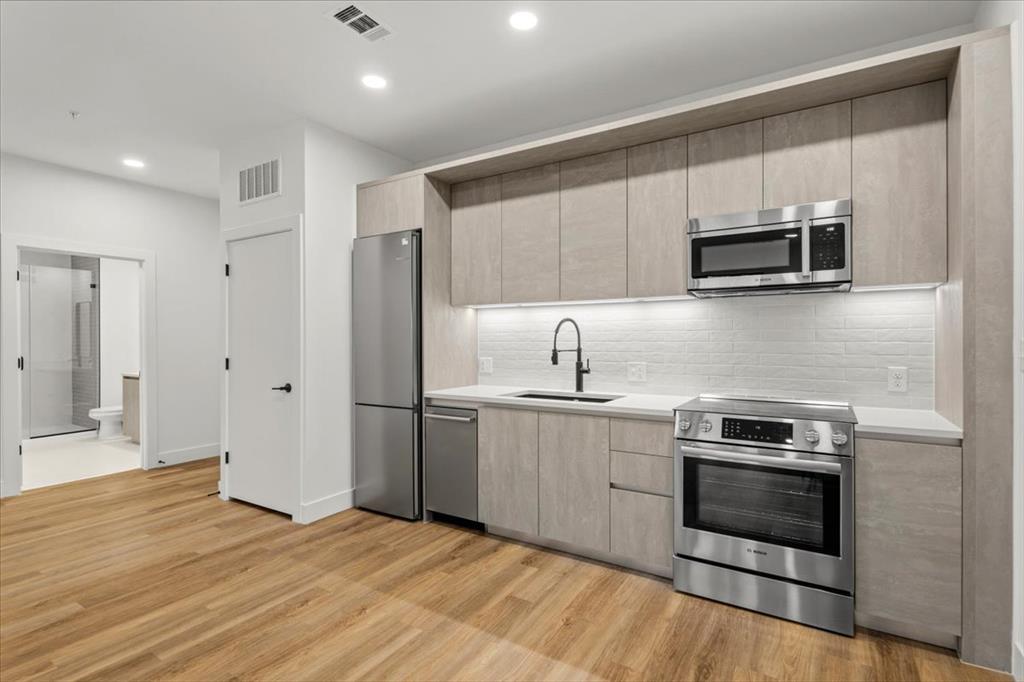 4315 Congress Ave #214 — photo 3