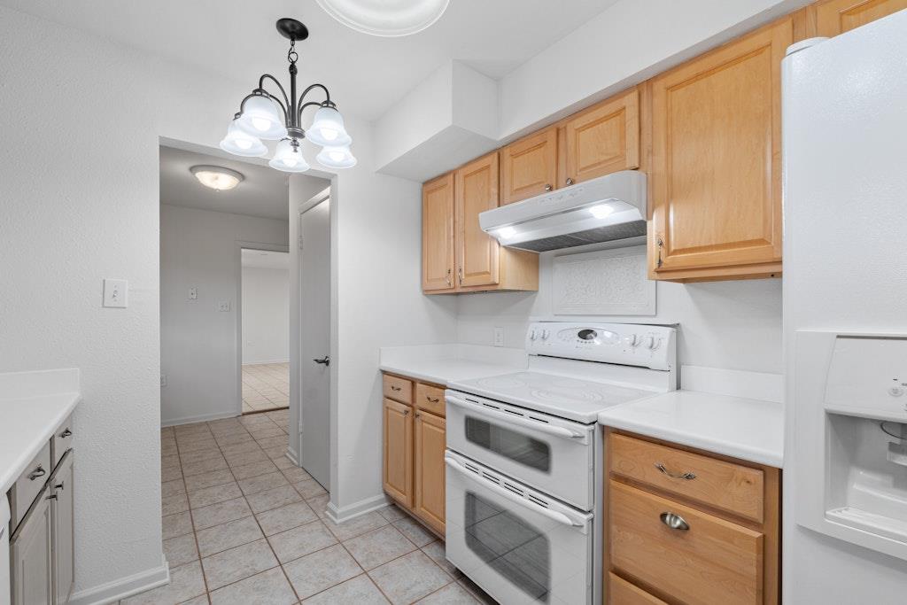 6201 Oakclaire DR — photo 5