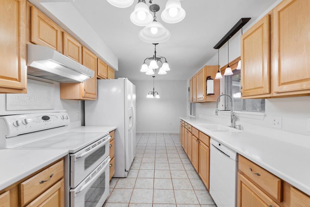 6201 Oakclaire DR — photo 4