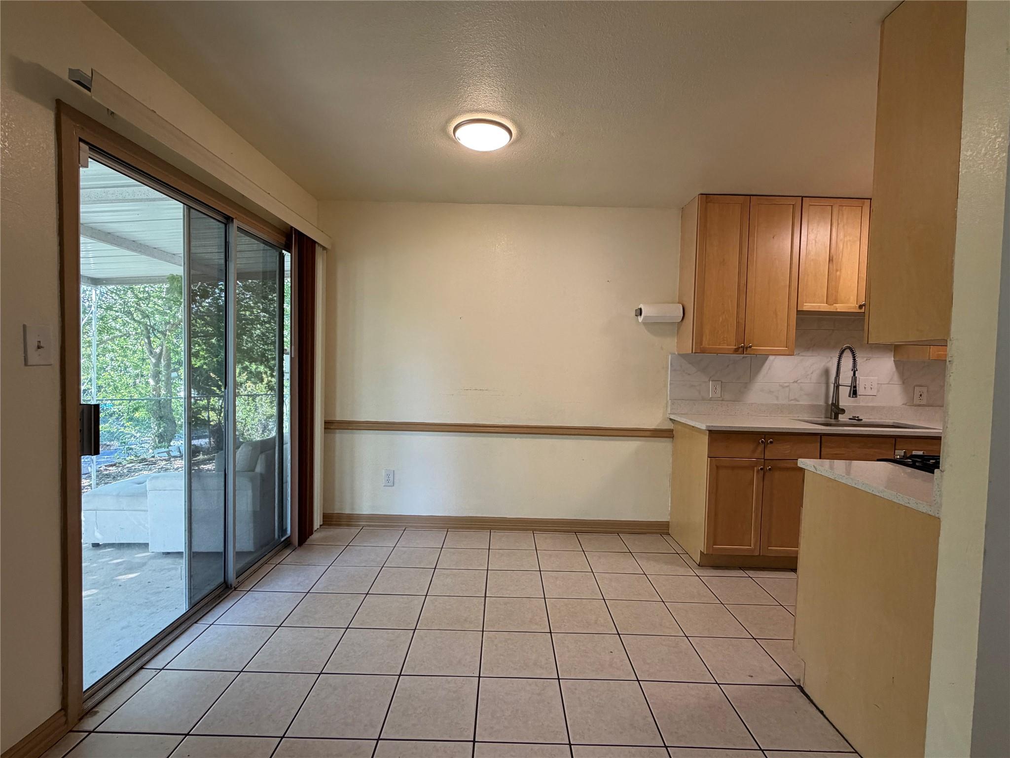 1200 Warrington DR — photo 3