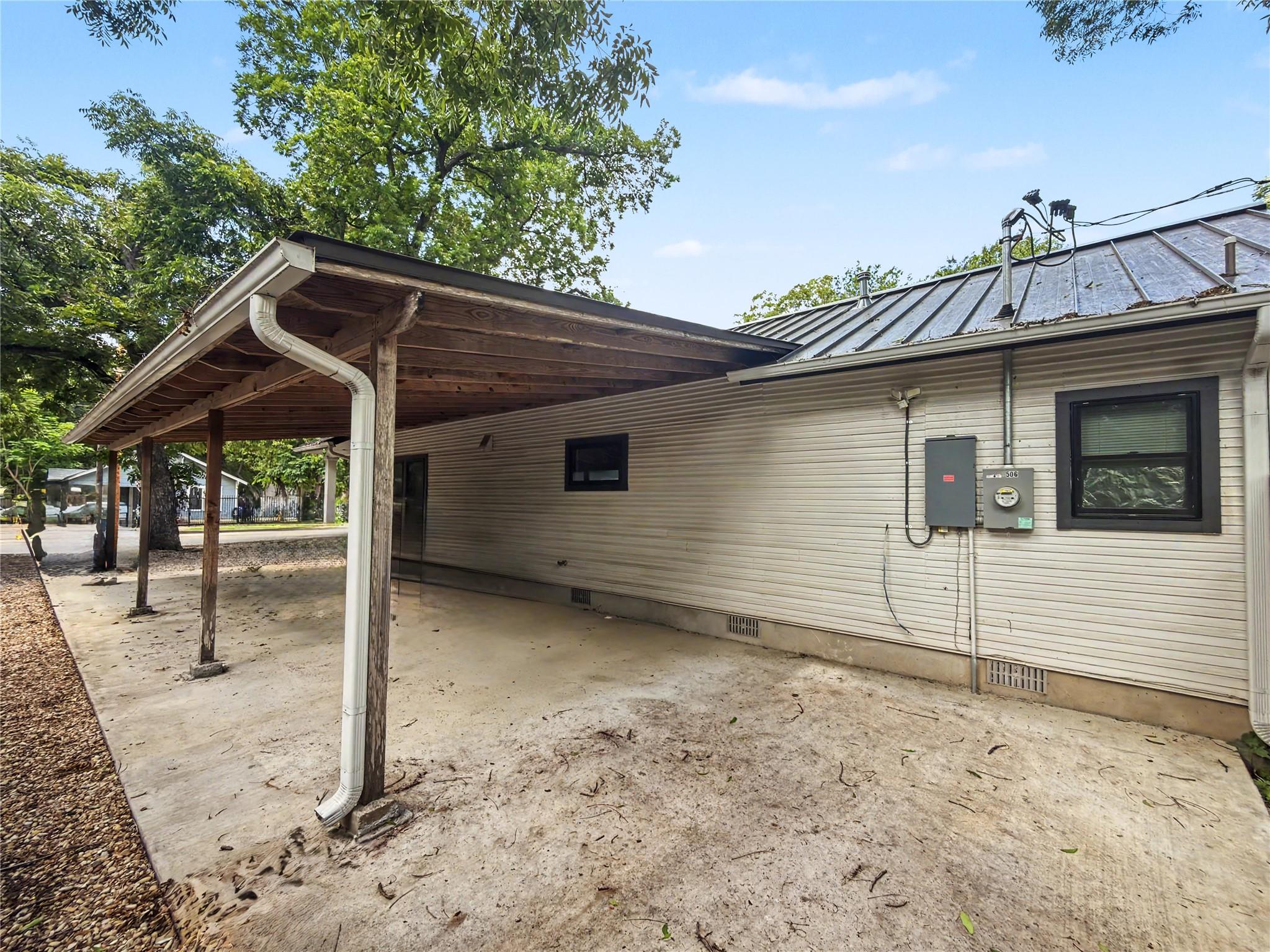 2506 Cesar Chavez ST — photo 3