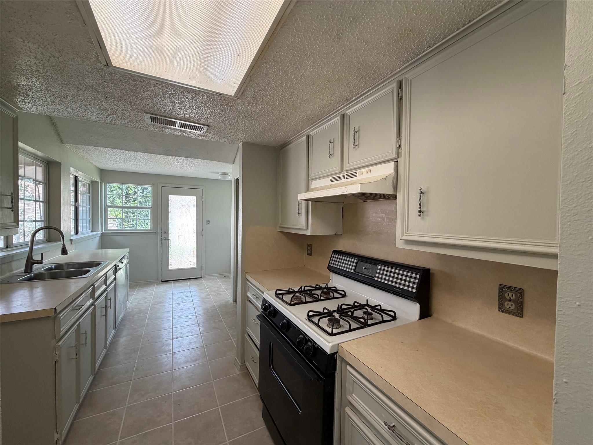 1412 Gatlinburg DR — photo 4