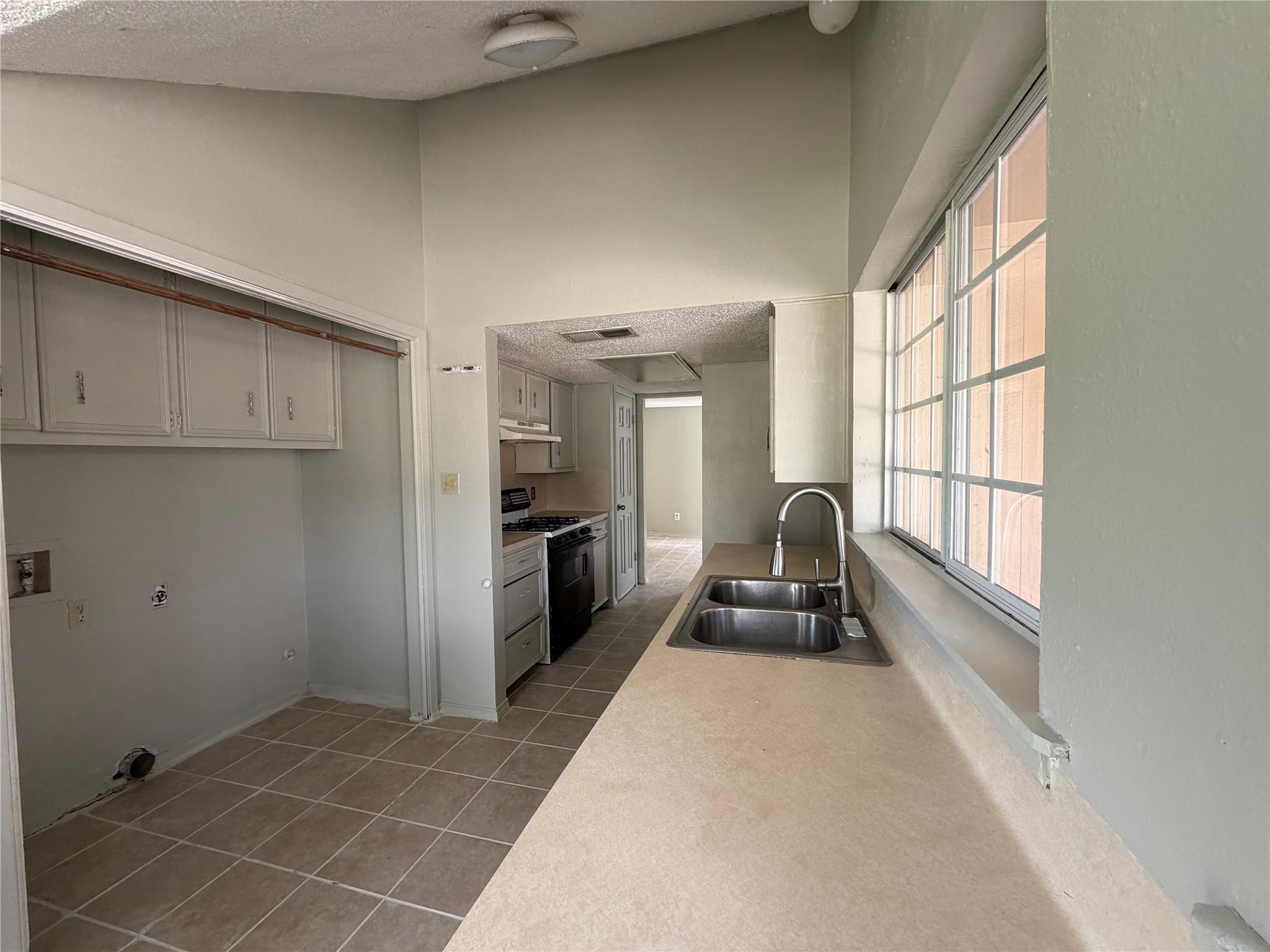 1412 Gatlinburg DR — photo 5