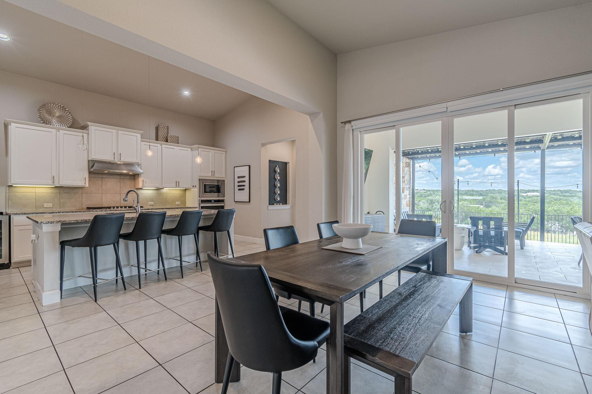 228 Cruising Oak ST — photo 4