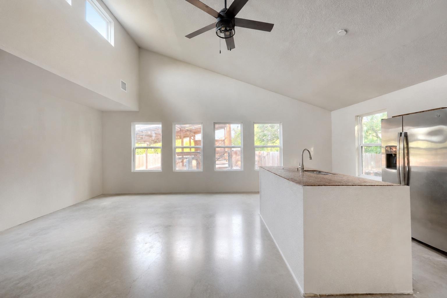 2705 Cory LN — photo 4