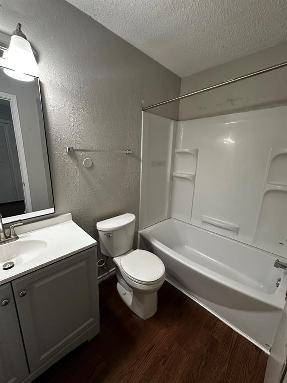 2202 Donahue LN — photo 4