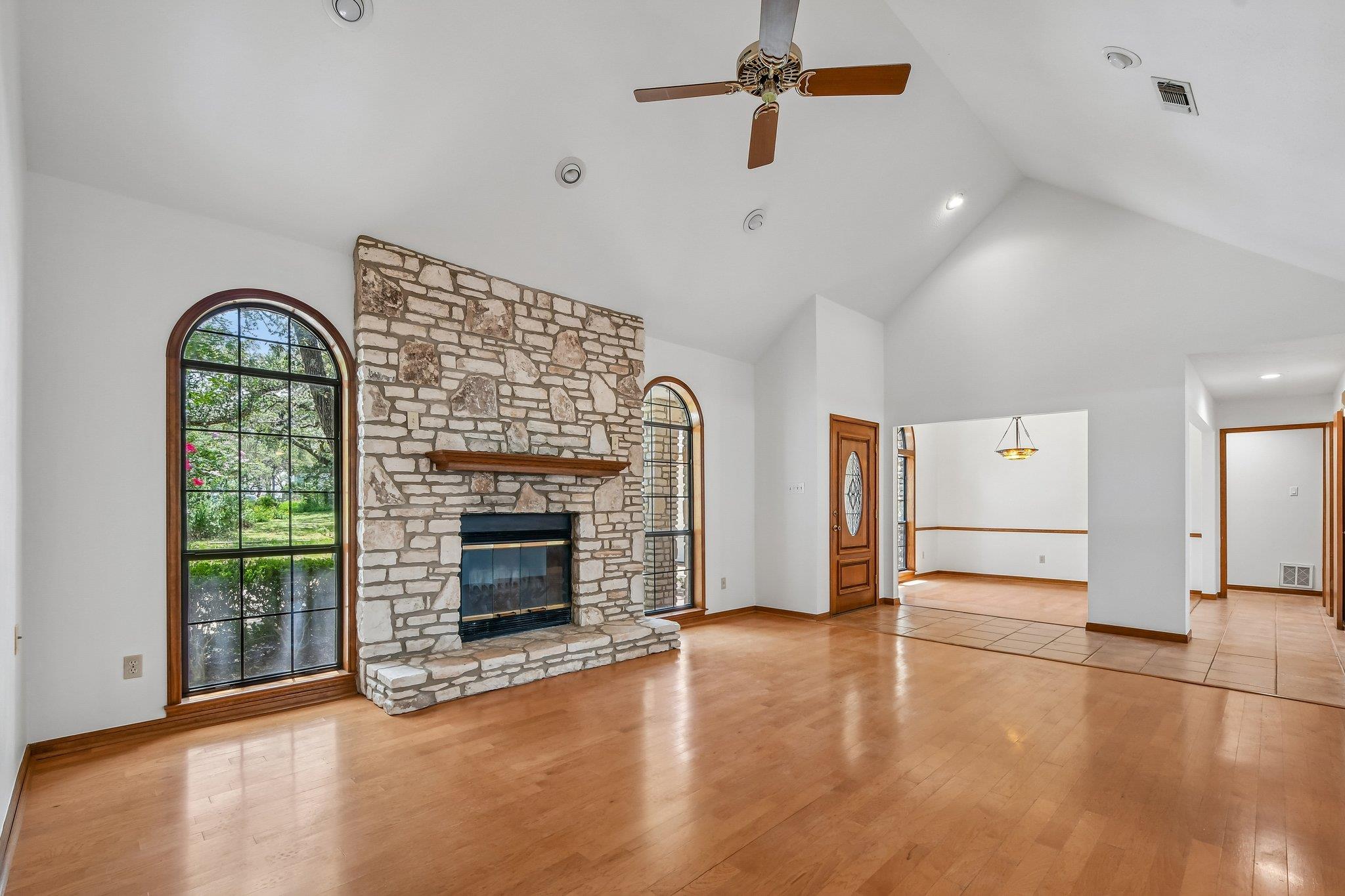 302 Mesa DR — photo 5