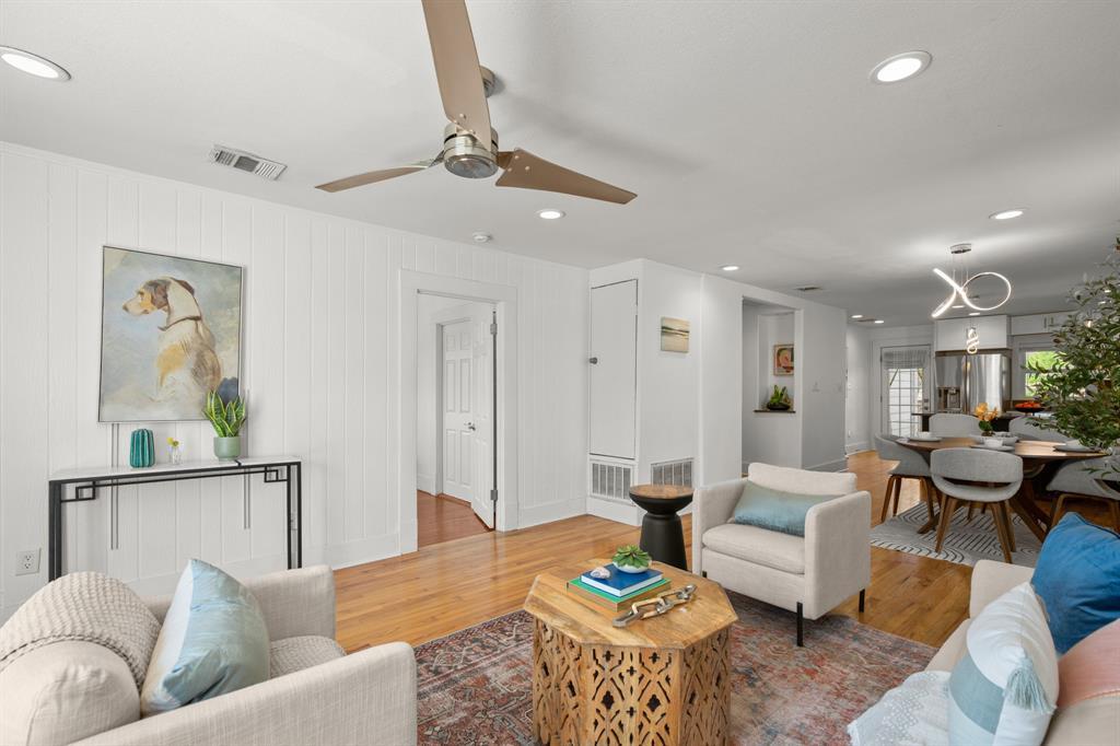 1184 Navasota ST — photo 4
