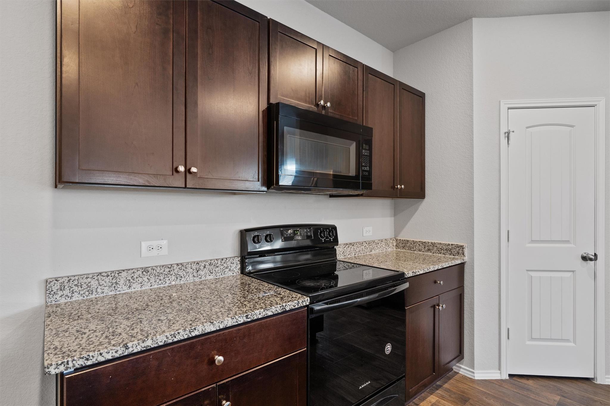 6121 Ronee Leah DR — photo 4