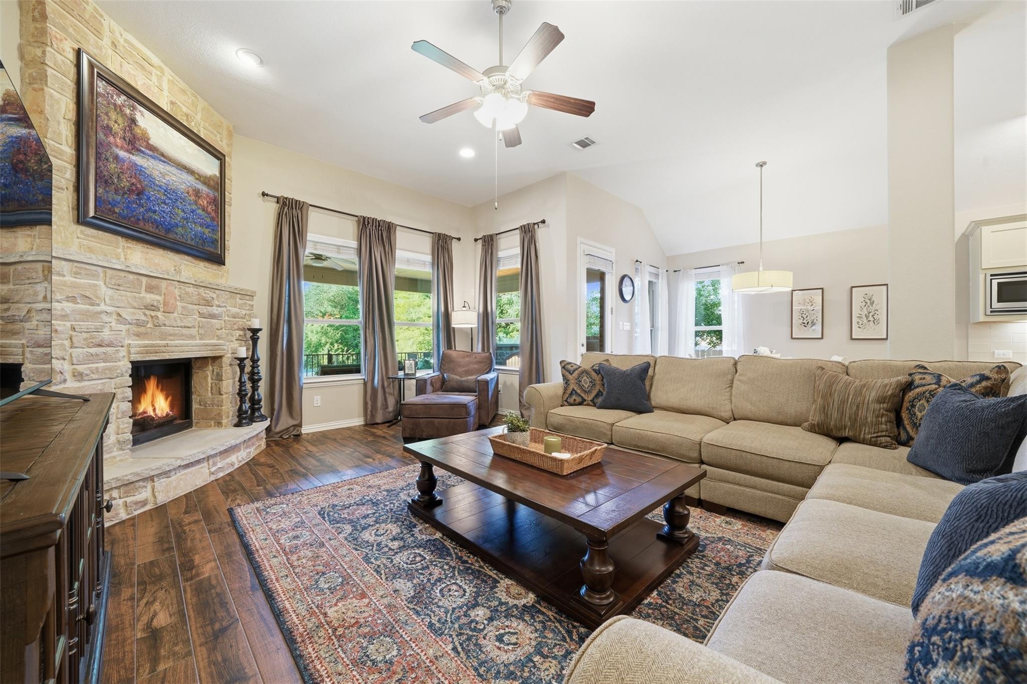 2309 Belen DR — photo 4