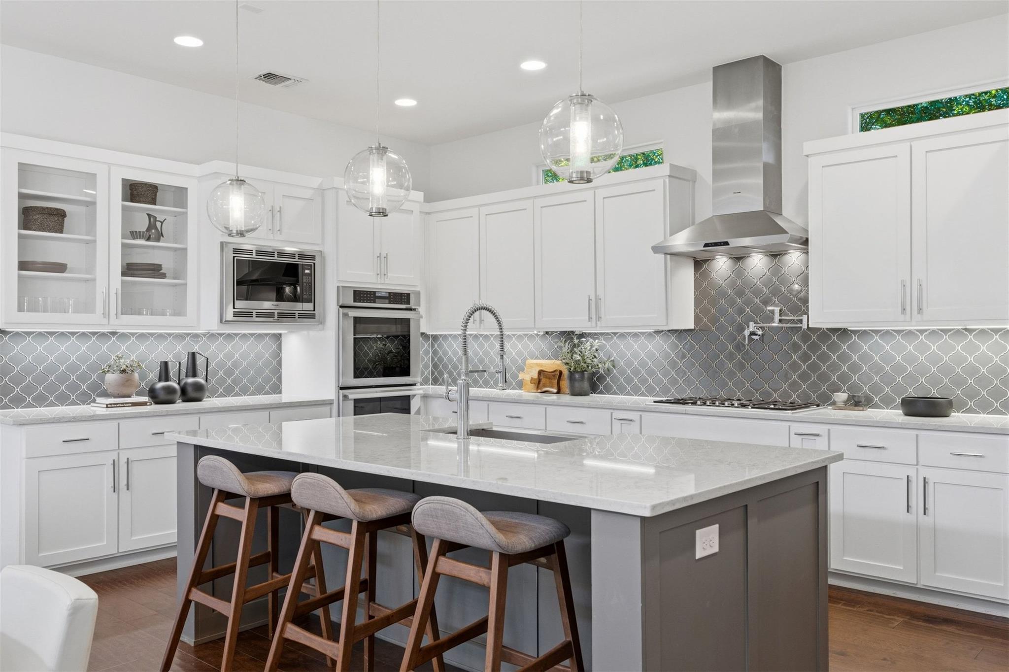 2704 Oak Park DR — photo 4