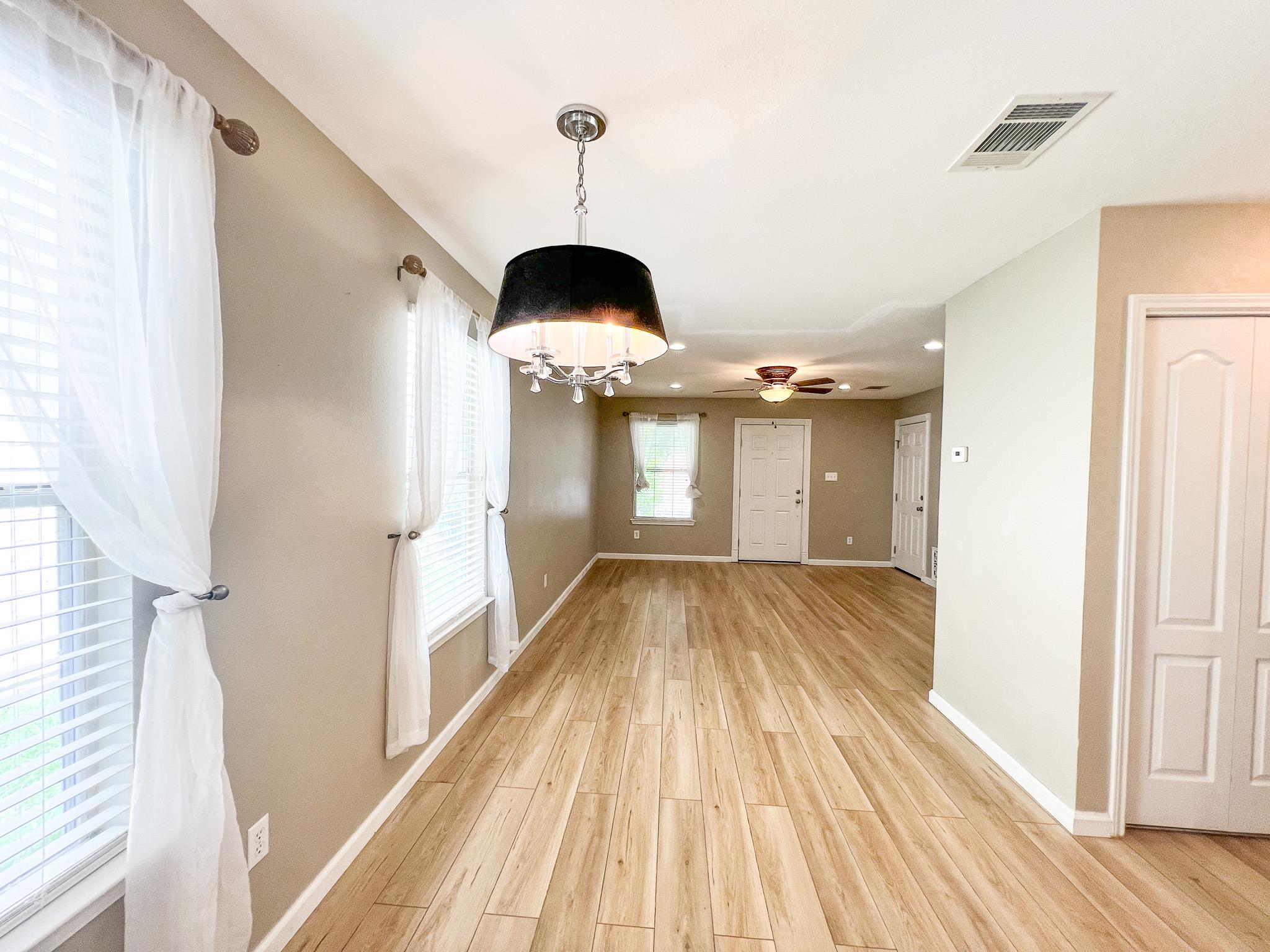 298 Jack Rabbit LN — photo 3