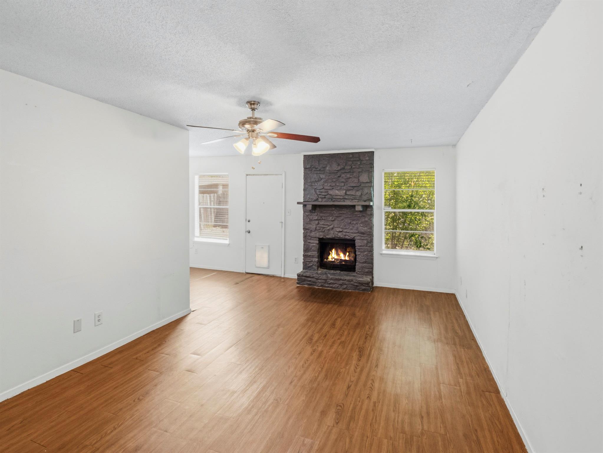 2401 Burleson RD — photo 4