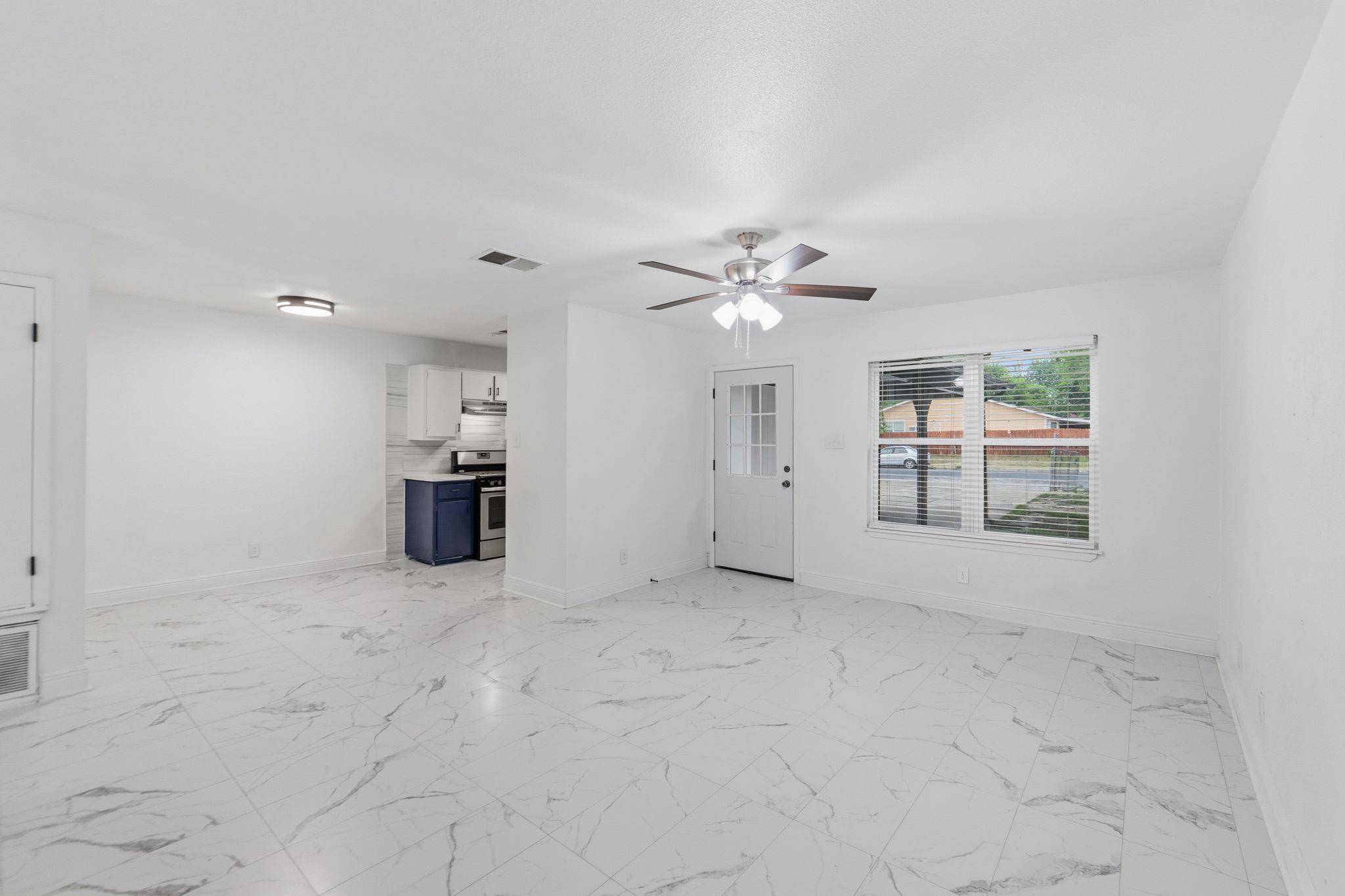 8203 Colony Loop DR — photo 3