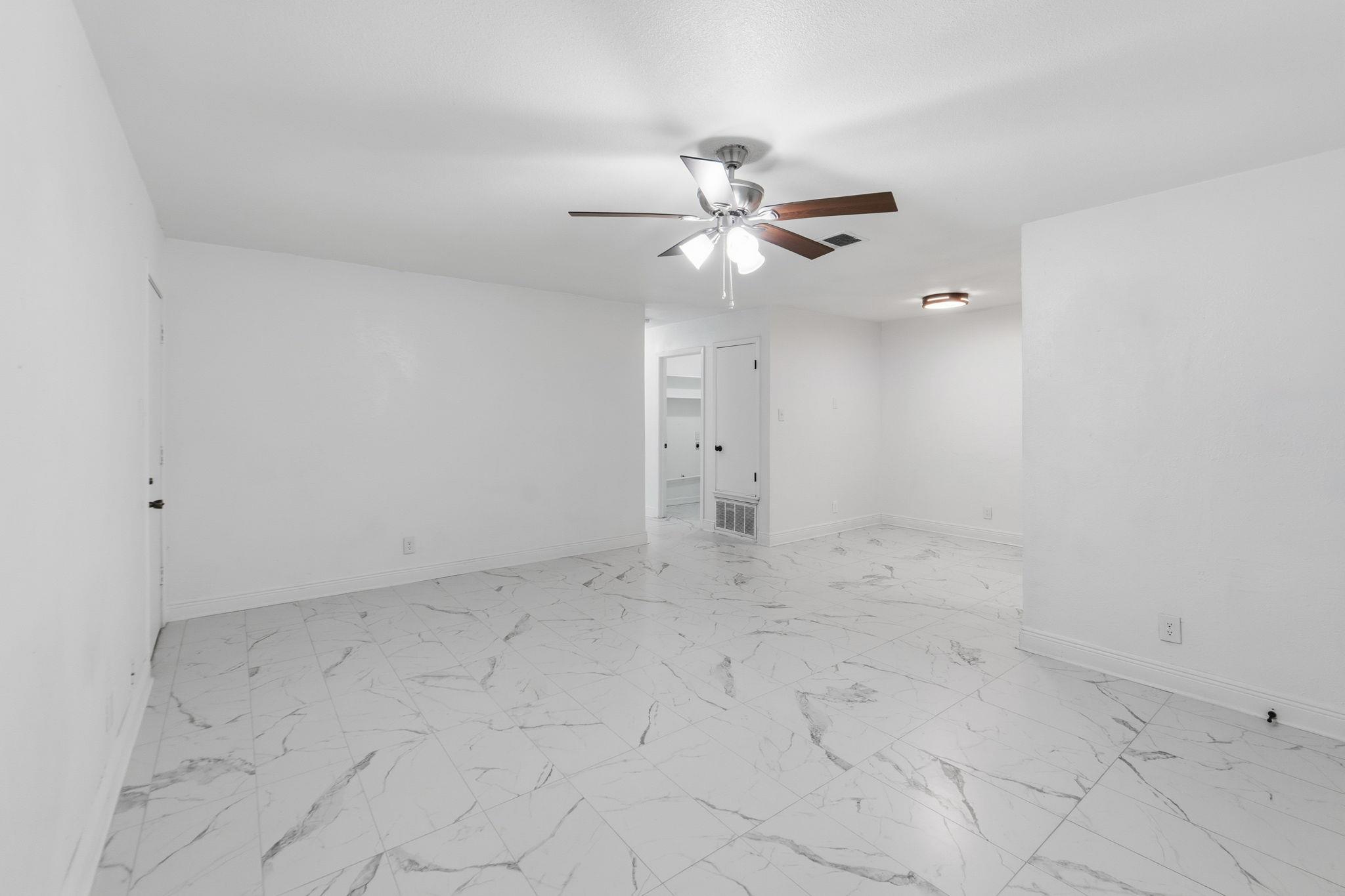 8203 Colony Loop DR — photo 4