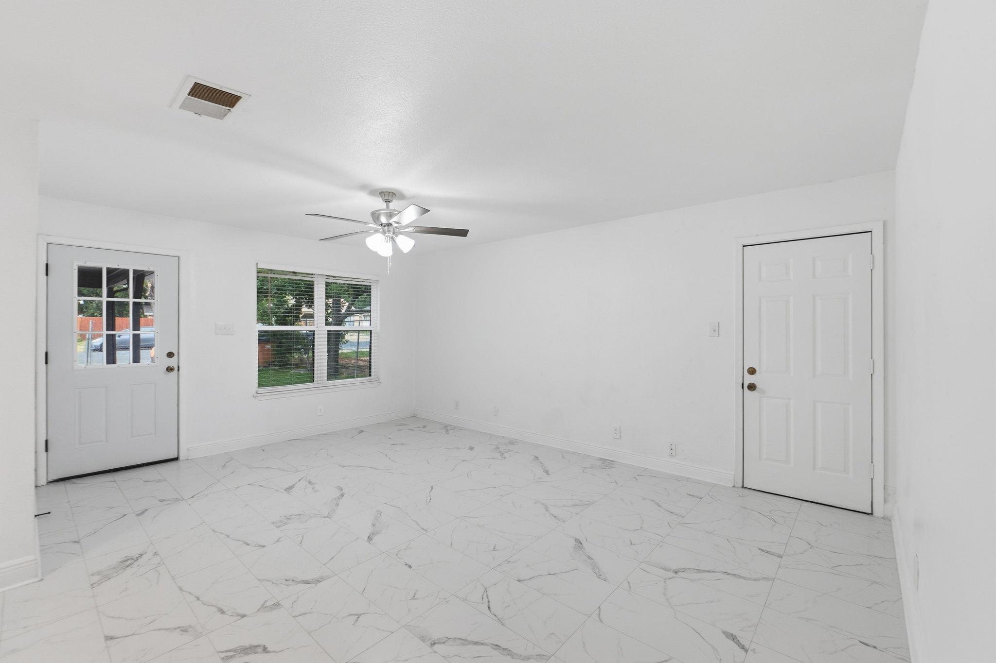 8203 Colony Loop DR — photo 5