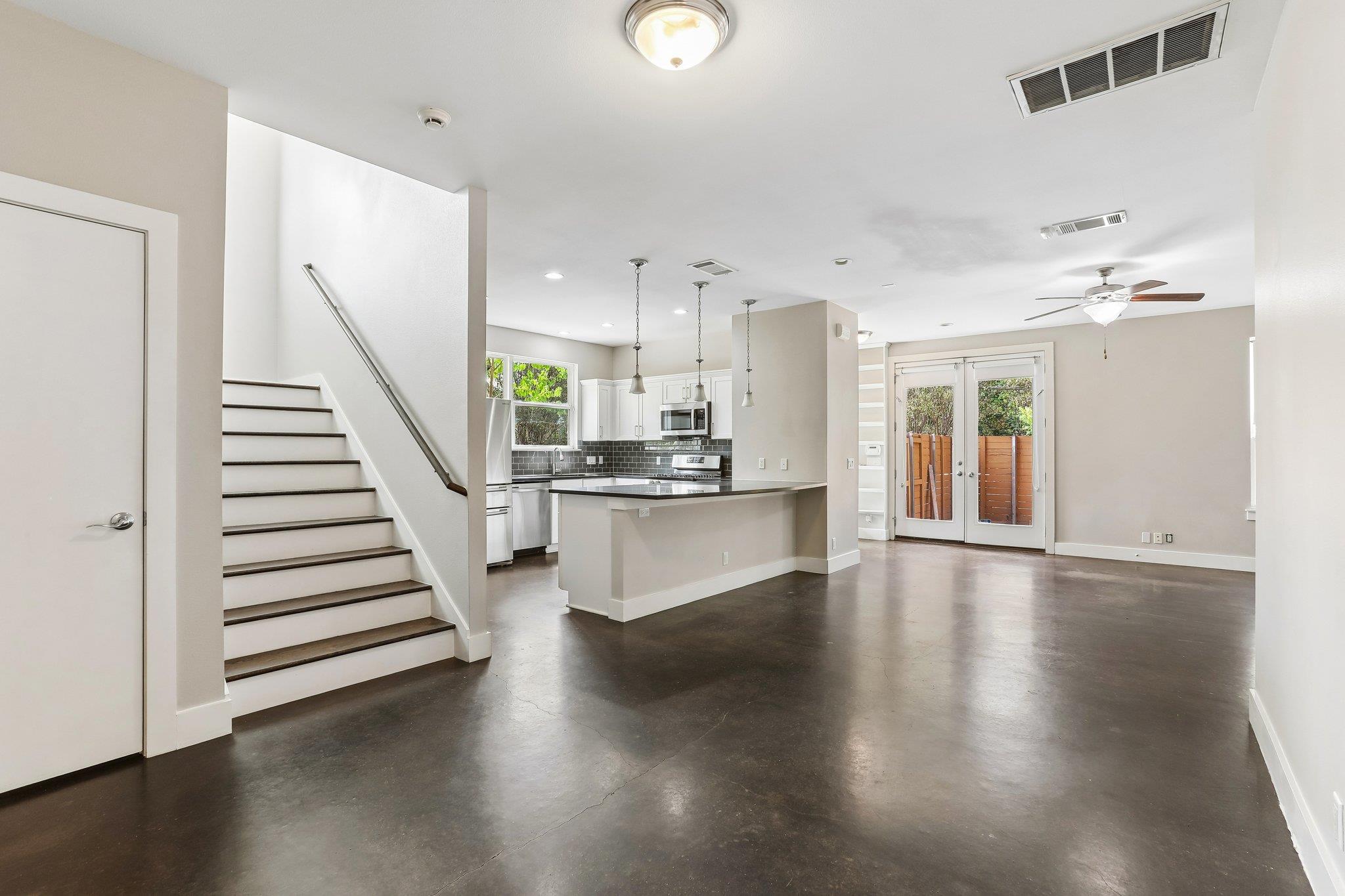 3500 Robinson Ave — photo 3
