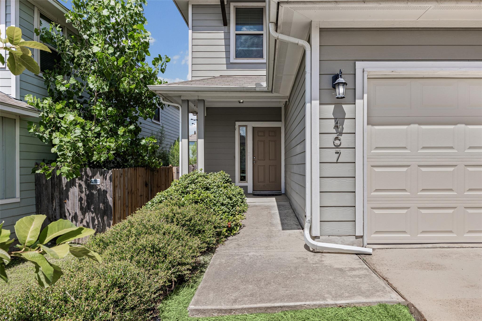 467 Twisted Oaks LN — photo 3