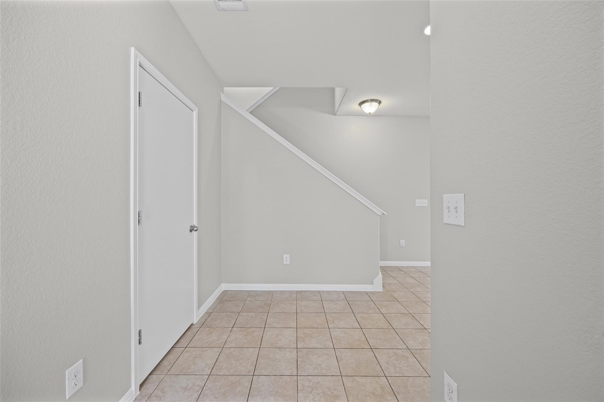 467 Twisted Oaks LN — photo 4