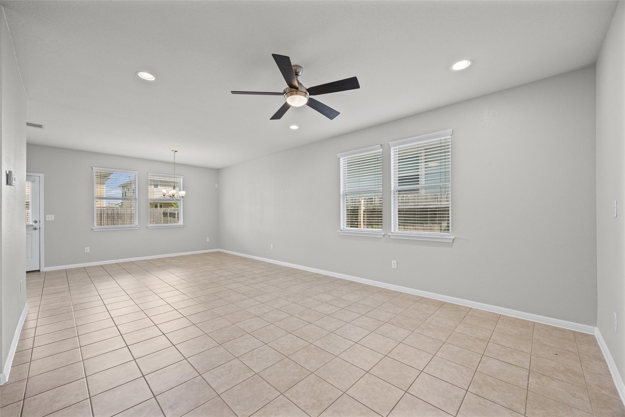 467 Twisted Oaks LN — photo 5