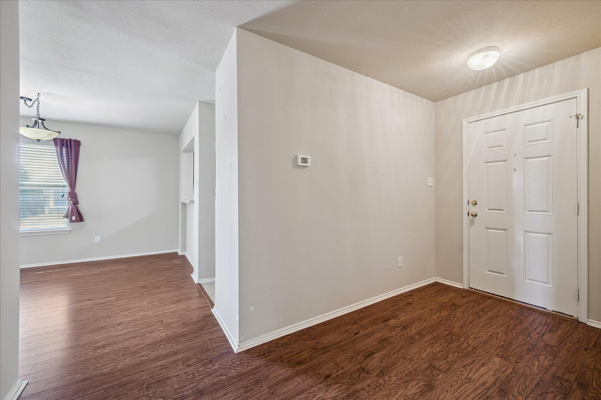 913 Remington DR — photo 4