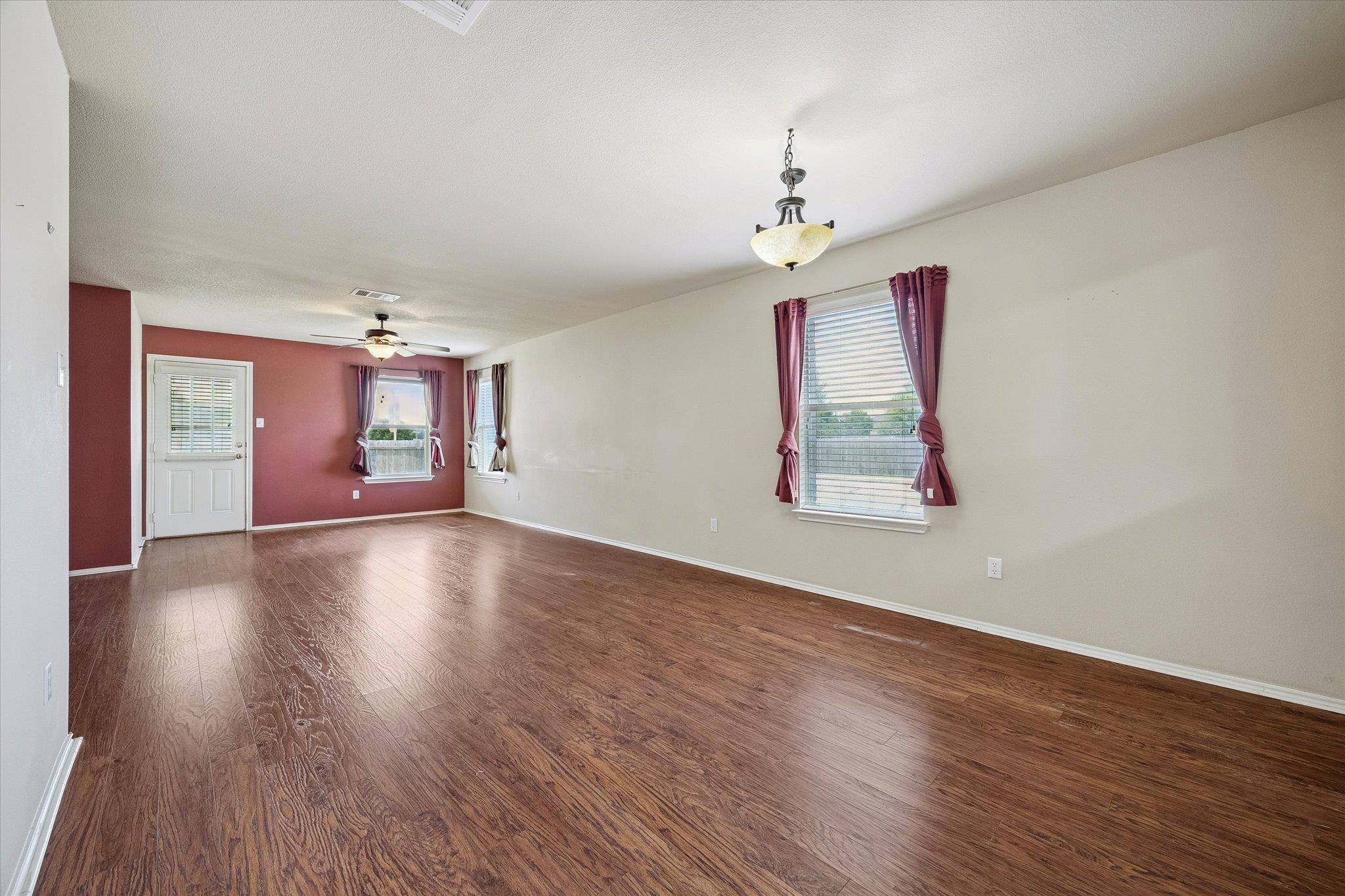 913 Remington DR — photo 5