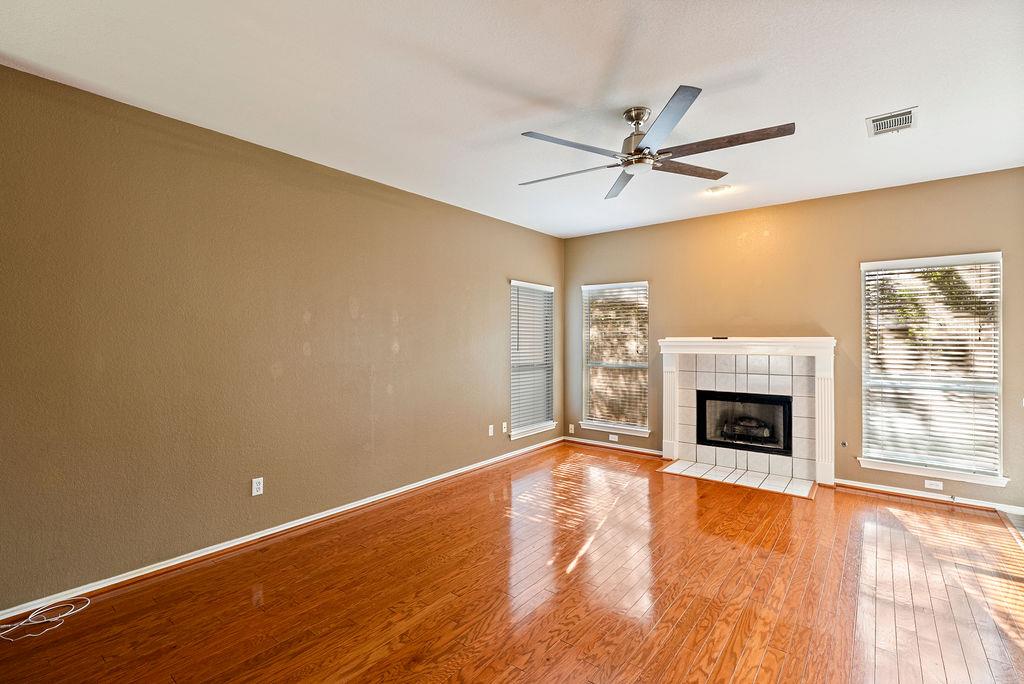 8209 Forest Heights LN — photo 5