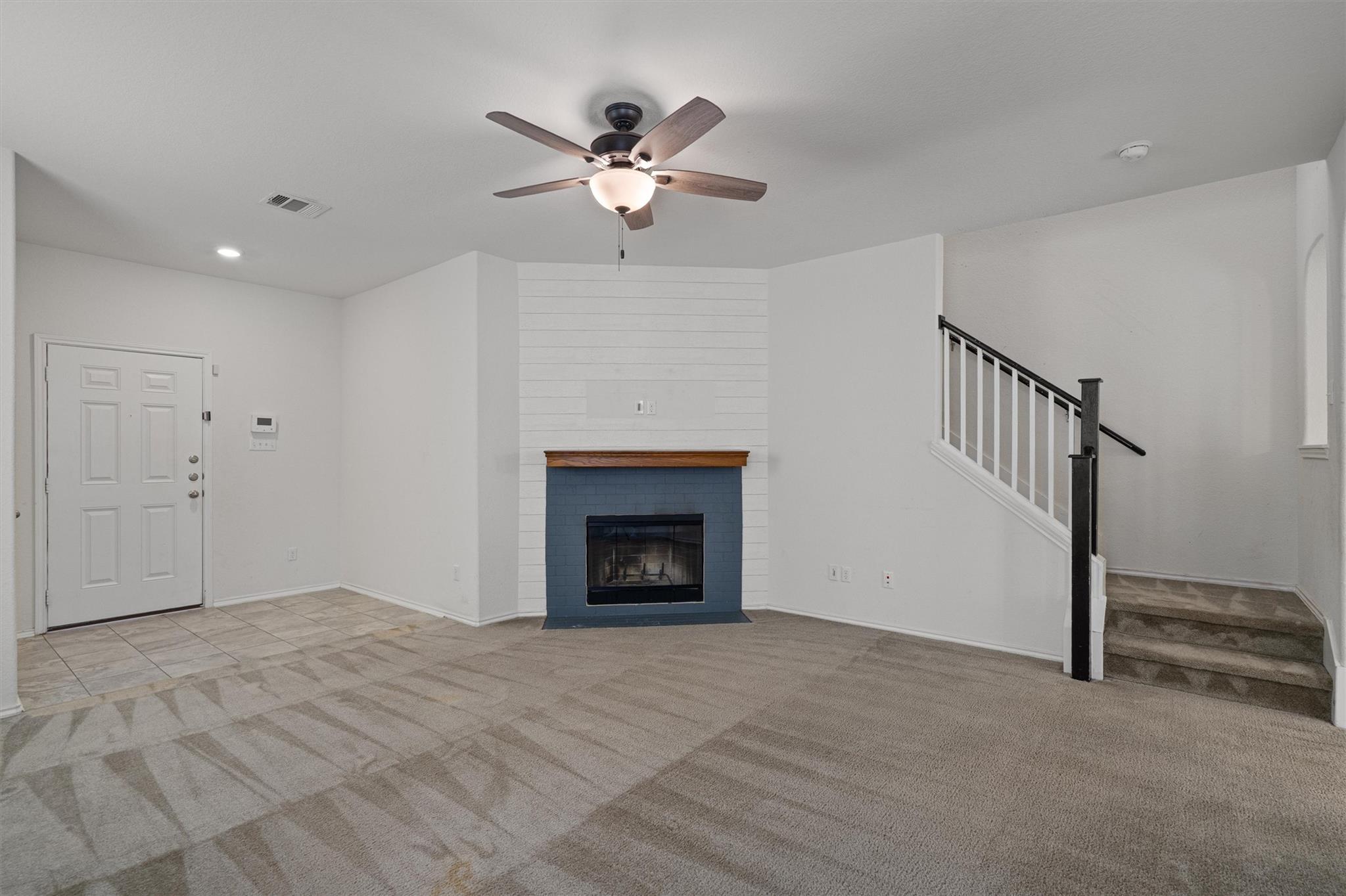 2950 Old Settlers BLVD #37 — photo 4