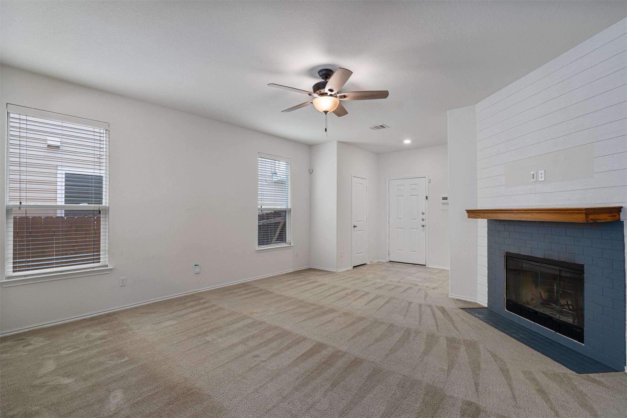 2950 Old Settlers BLVD #37 — photo 5