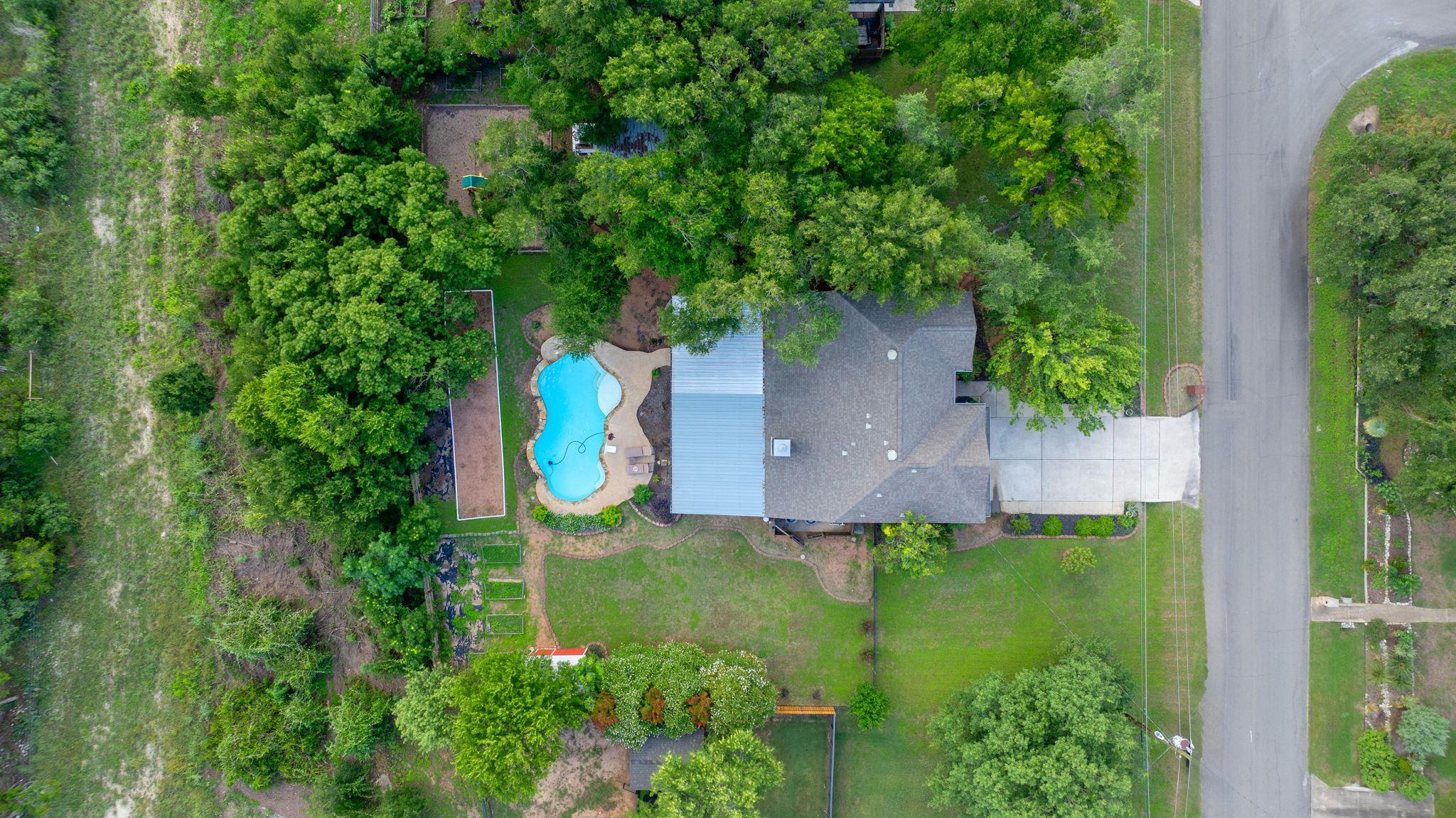222 Primrose DR — photo 4