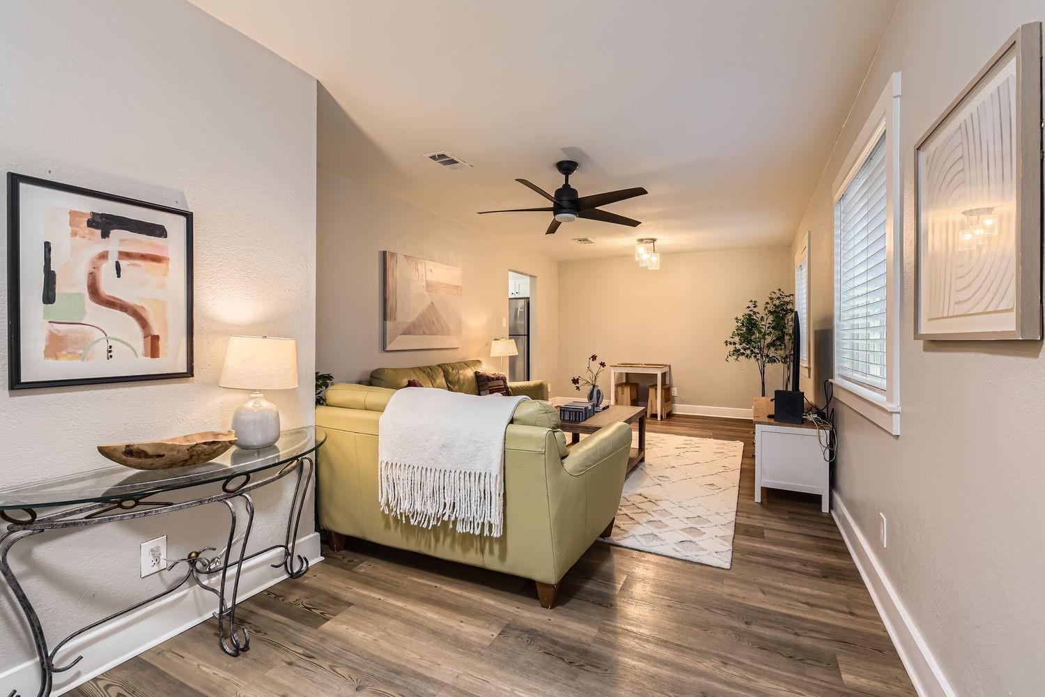 6108 Calmar CV #B — photo 3