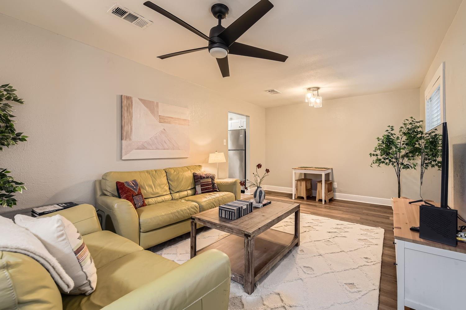 6108 Calmar CV #B — photo 4