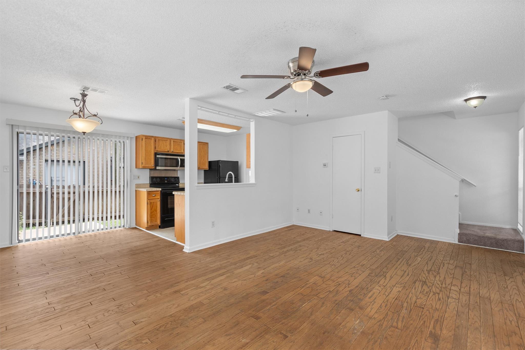 1015 Yager LN #79 — photo 5