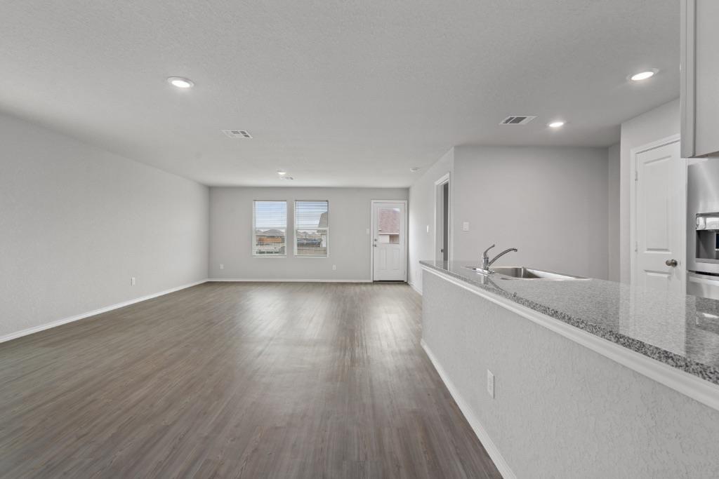 542 Blue Stem RD — photo 5