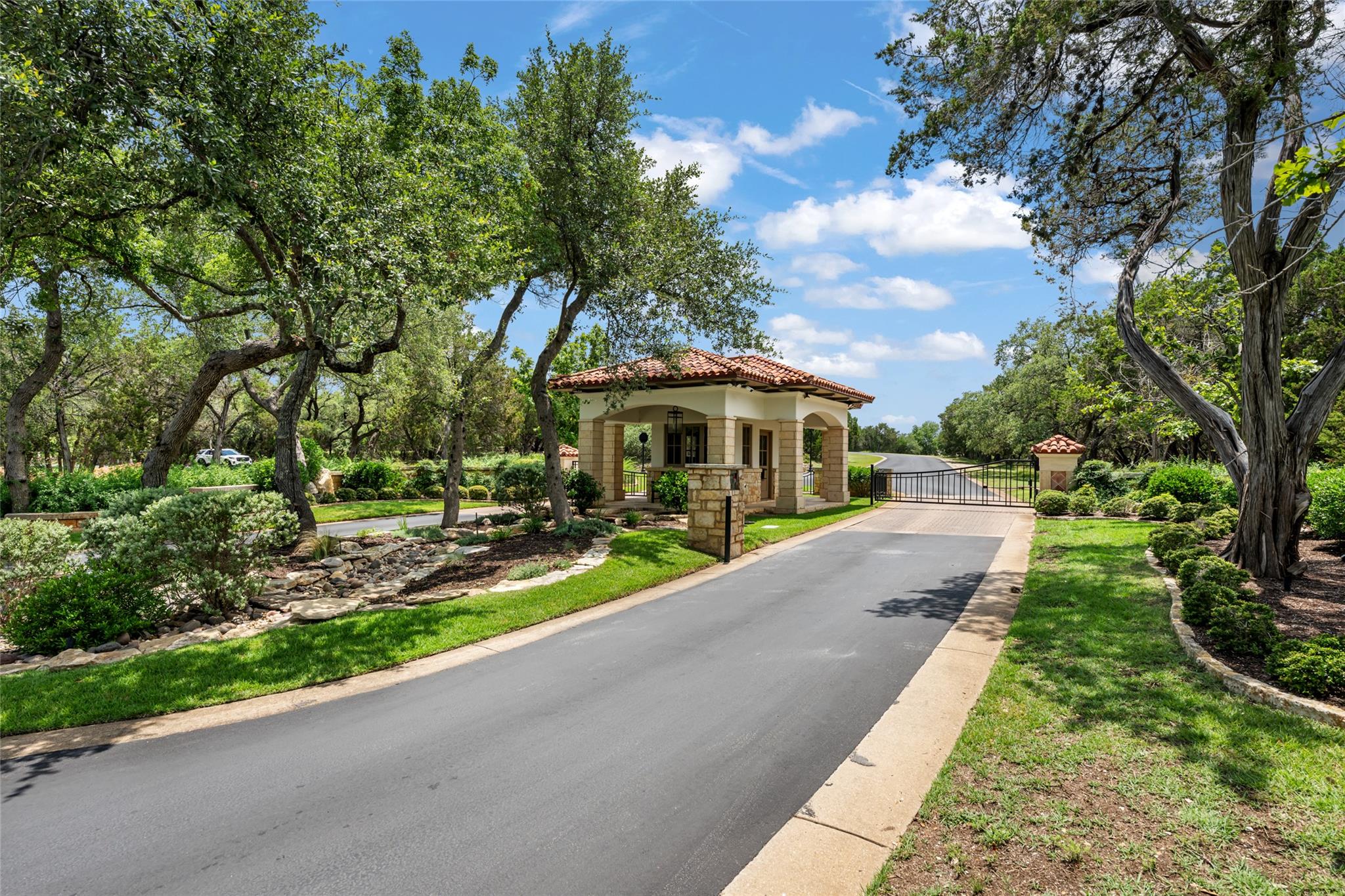 906 Moonlight Bay DR — photo 4