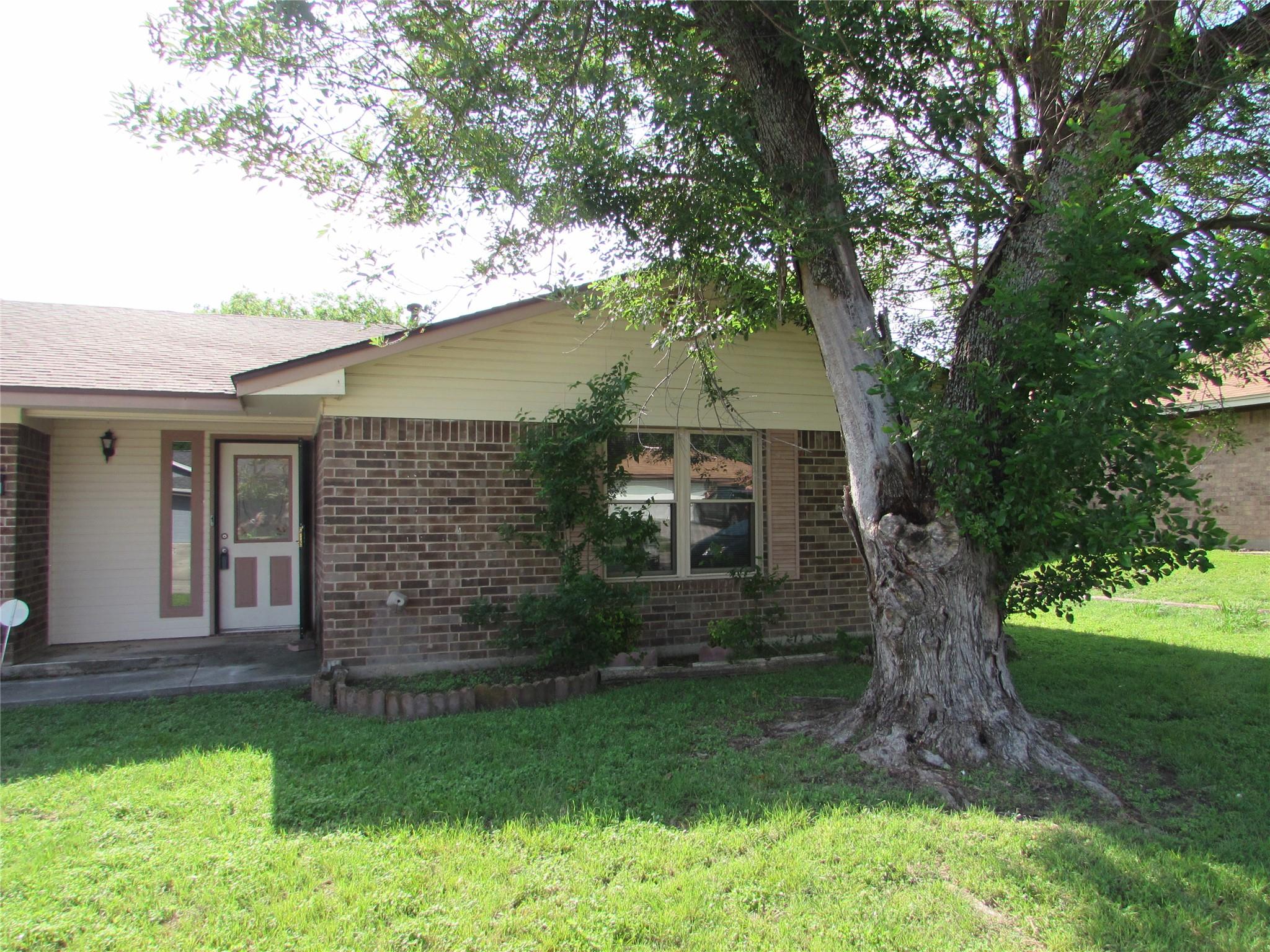 1810 Gautier Ave — photo 3