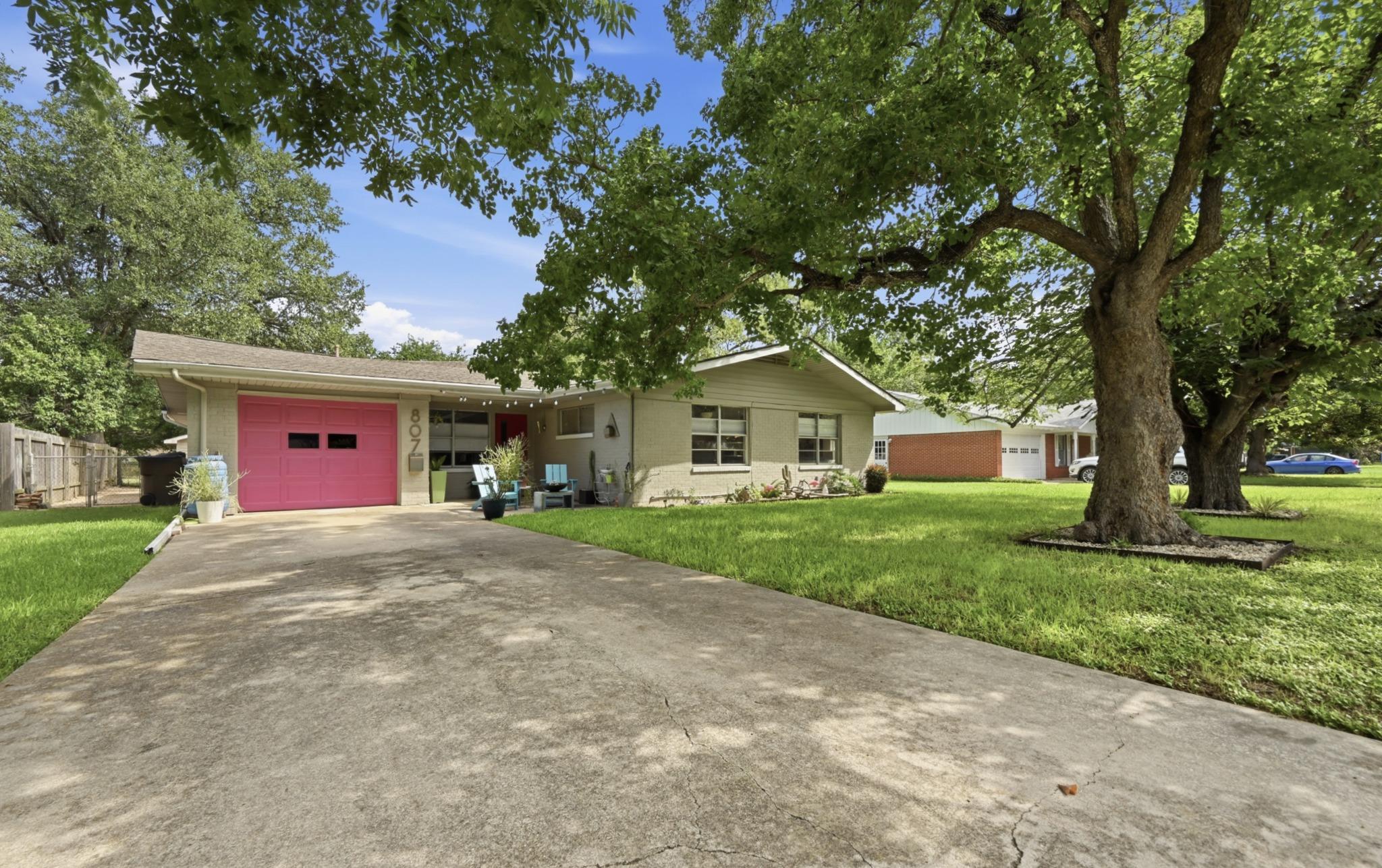 807 Campbell ST — photo 3