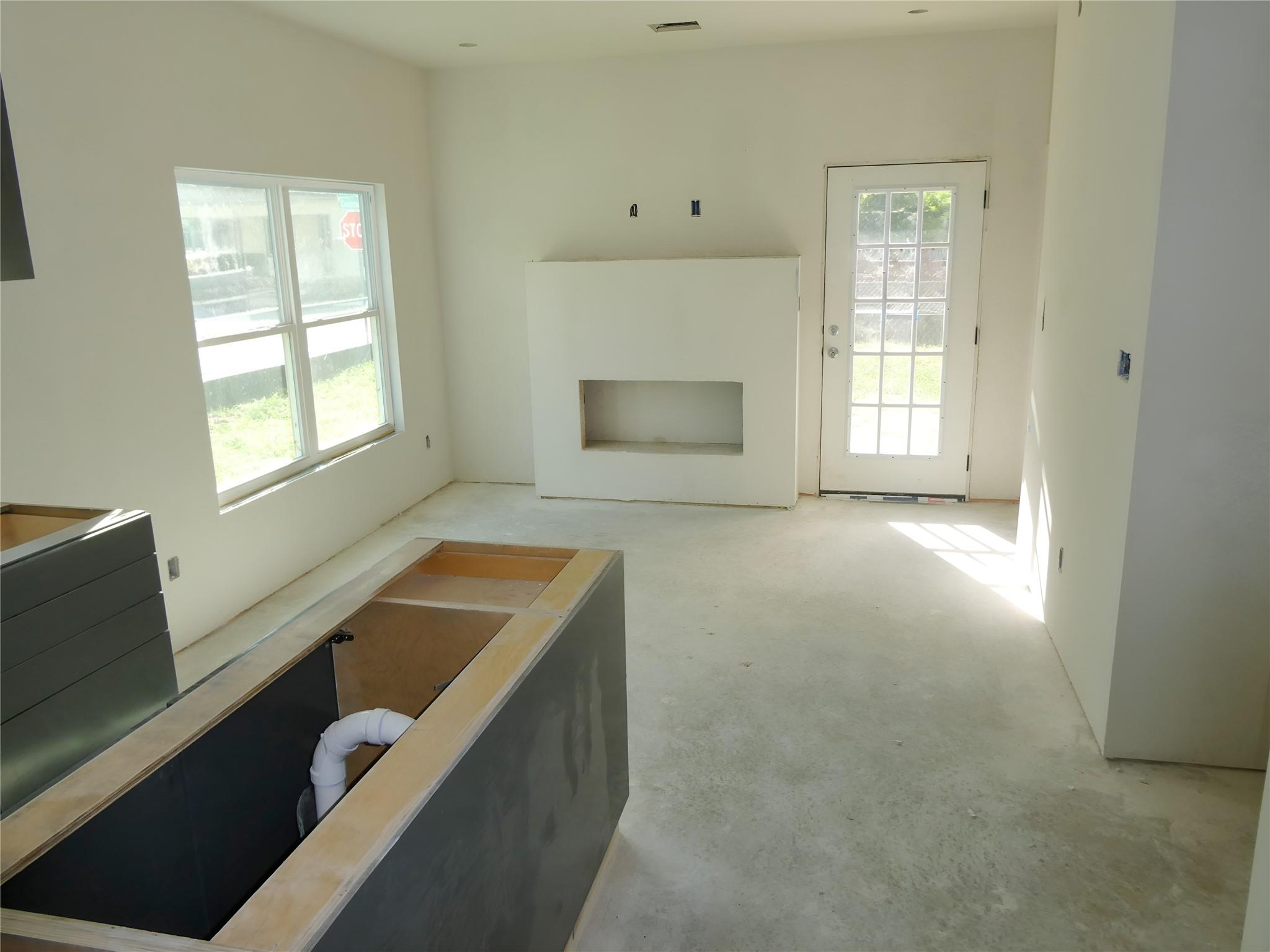 81 WALLER ST — photo 3