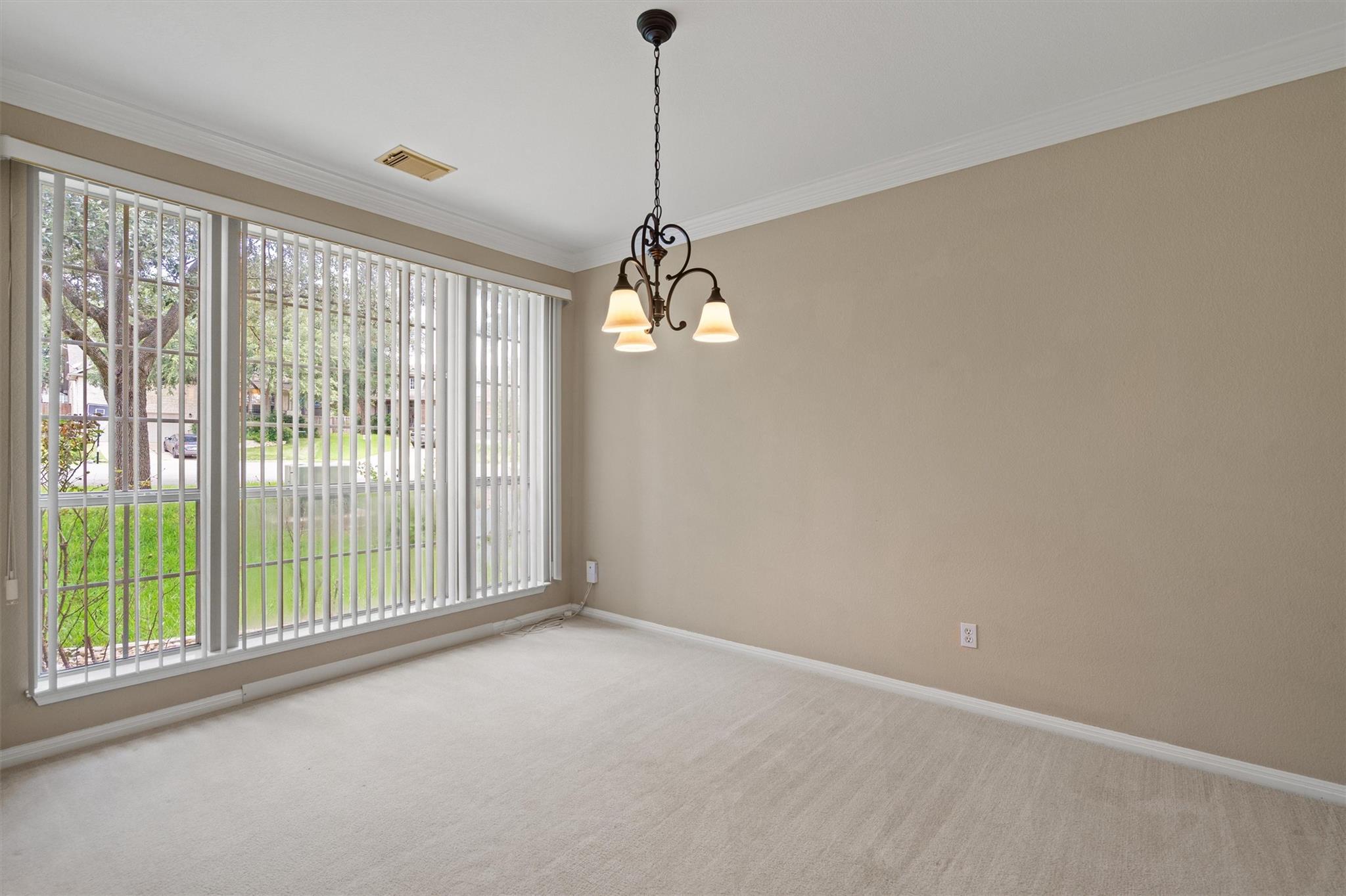 9013 Sautelle LN — photo 5