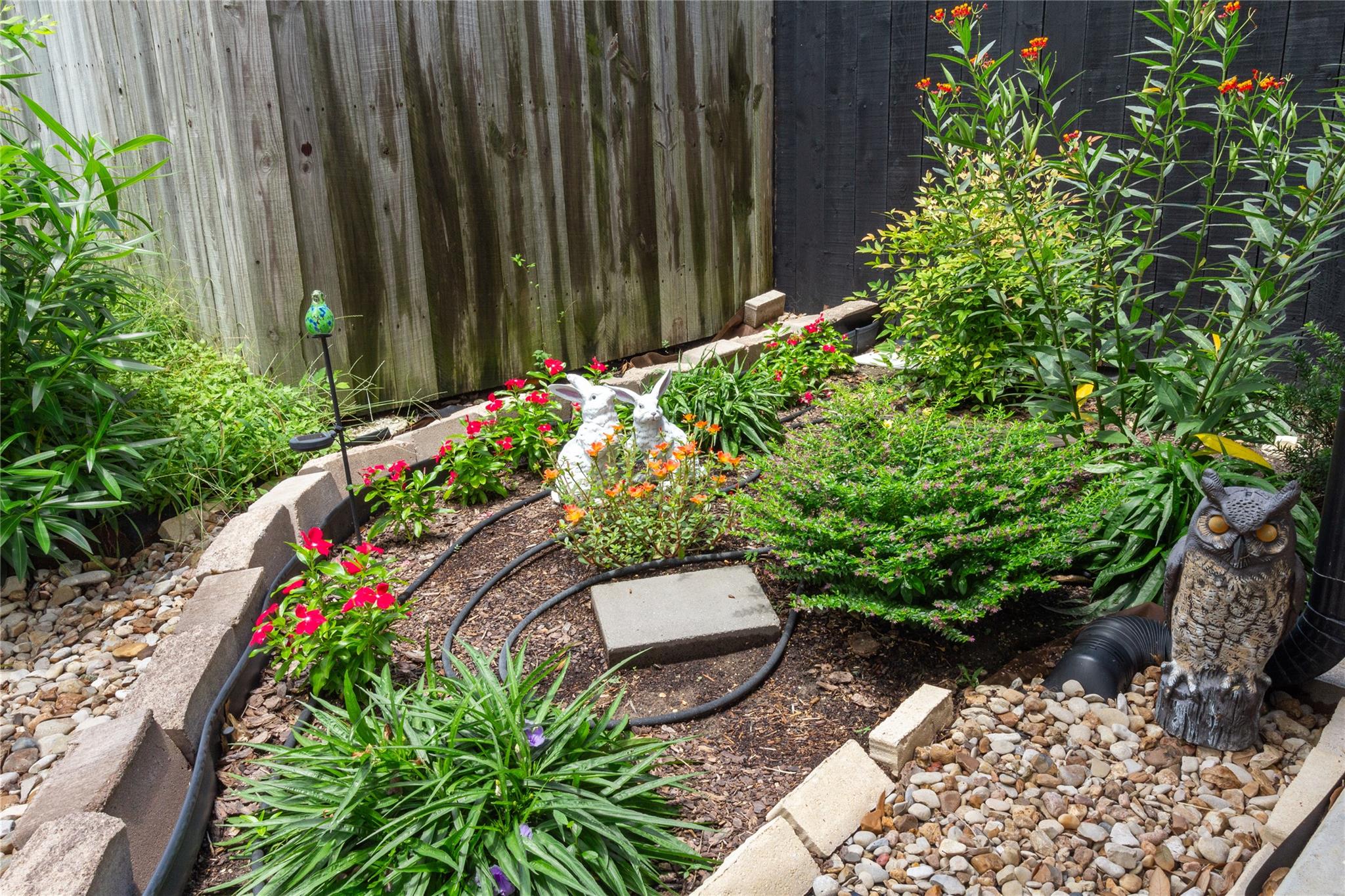 1104 Hilltop DR — photo 4